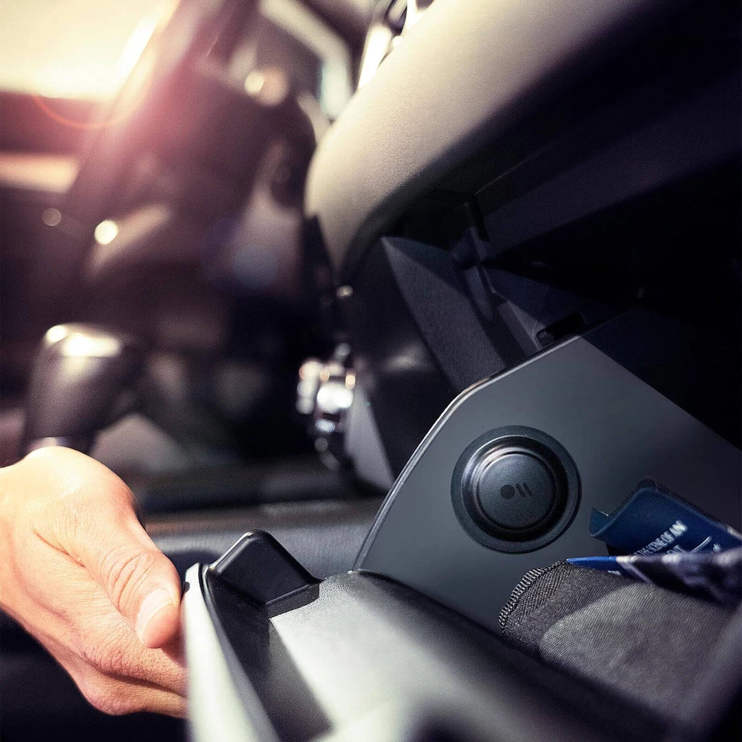 Case-Mate Sticker Mount AirTag Case - AirTag Case