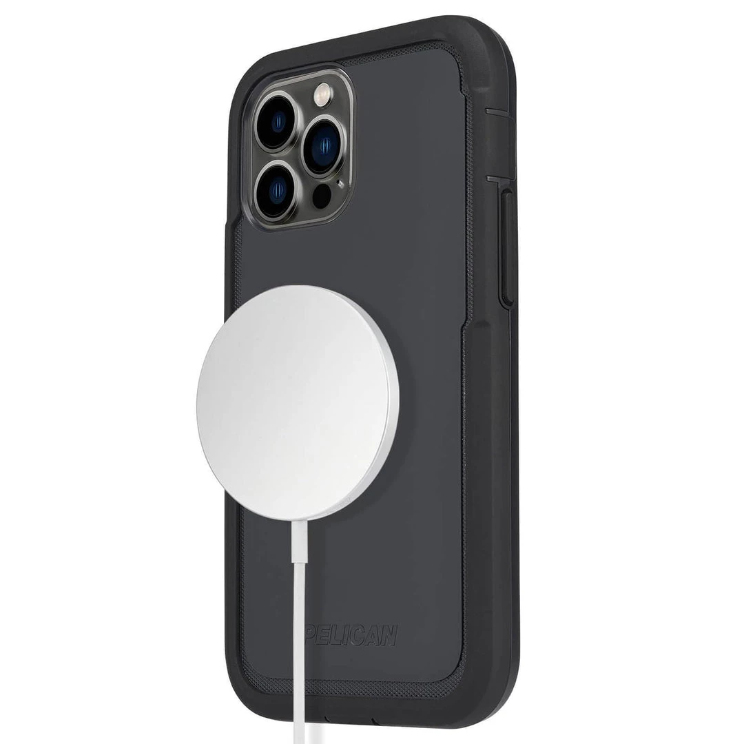 Pelican Voyager Black (Works With MagSafe) - IPhone 13 Pro